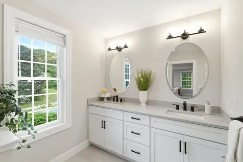 57 Hardy Road Londonderry NH 03053