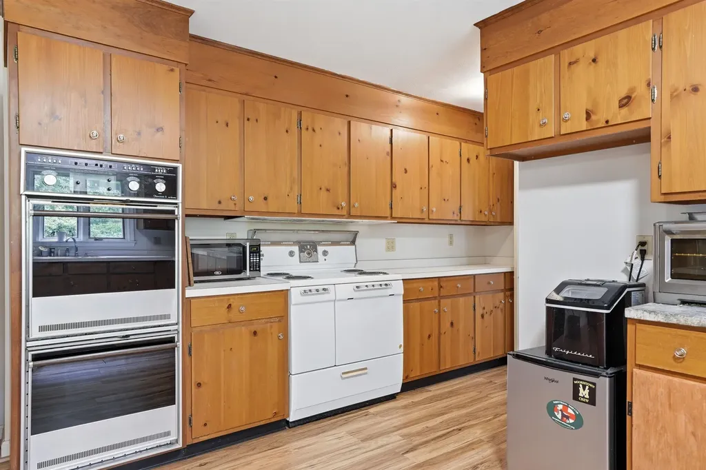 1 Chandler Road Bedford NH 03110
