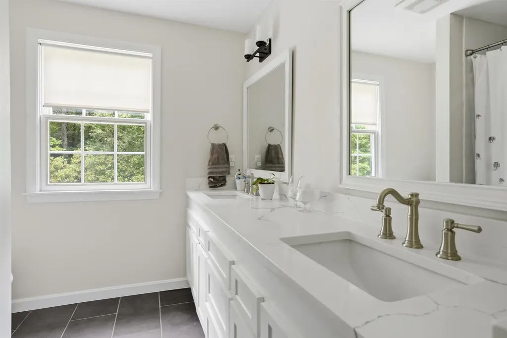 1 Chandler Road Bedford NH 03110