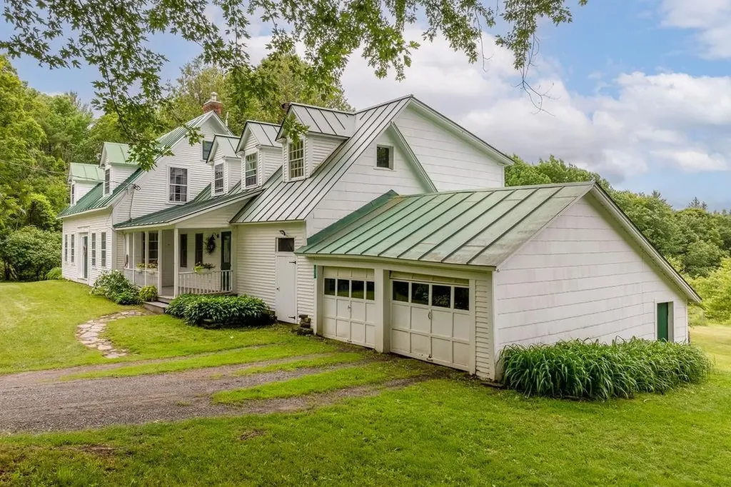 1051 Cross Road Strafford VT 05072