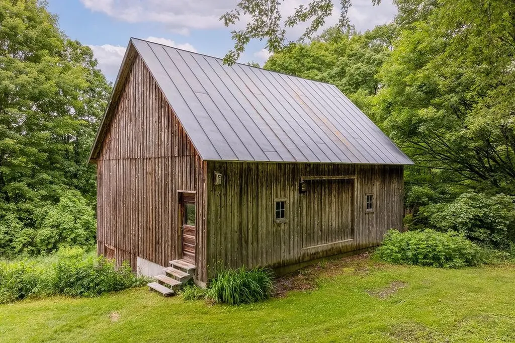 1051 Cross Road Strafford VT 05072