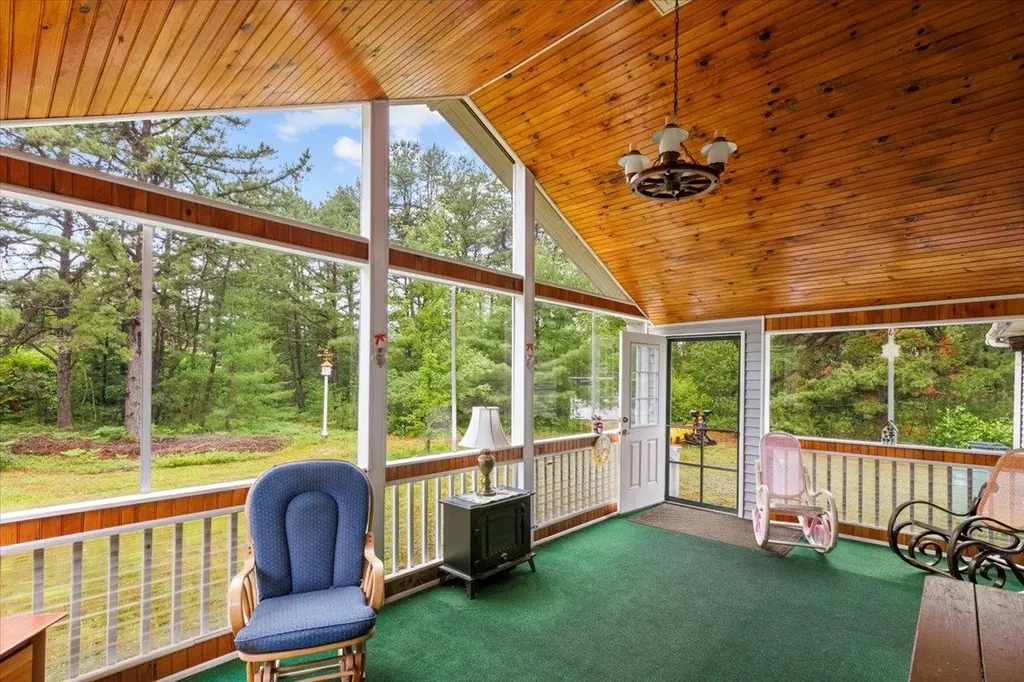 548 Silver Pine Lane Tamworth NH 03886