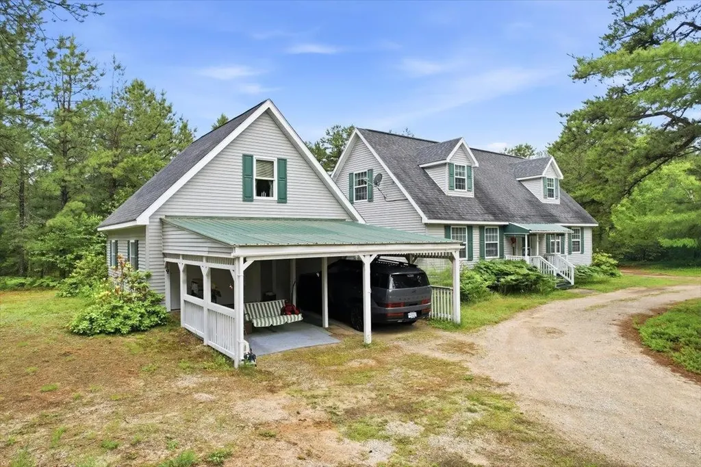 548 Silver Pine Lane Tamworth NH 03886