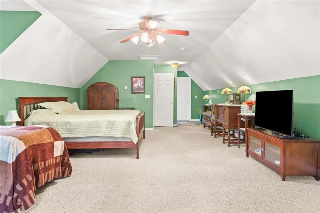 548 Silver Pine Lane Tamworth NH 03886