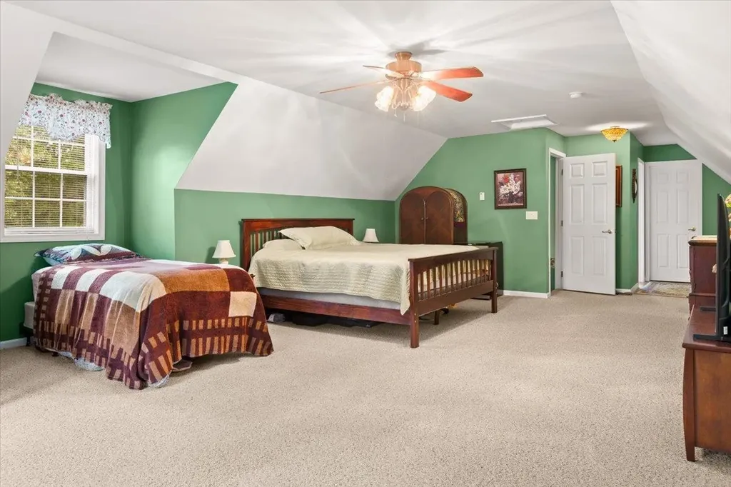 548 Silver Pine Lane Tamworth NH 03886