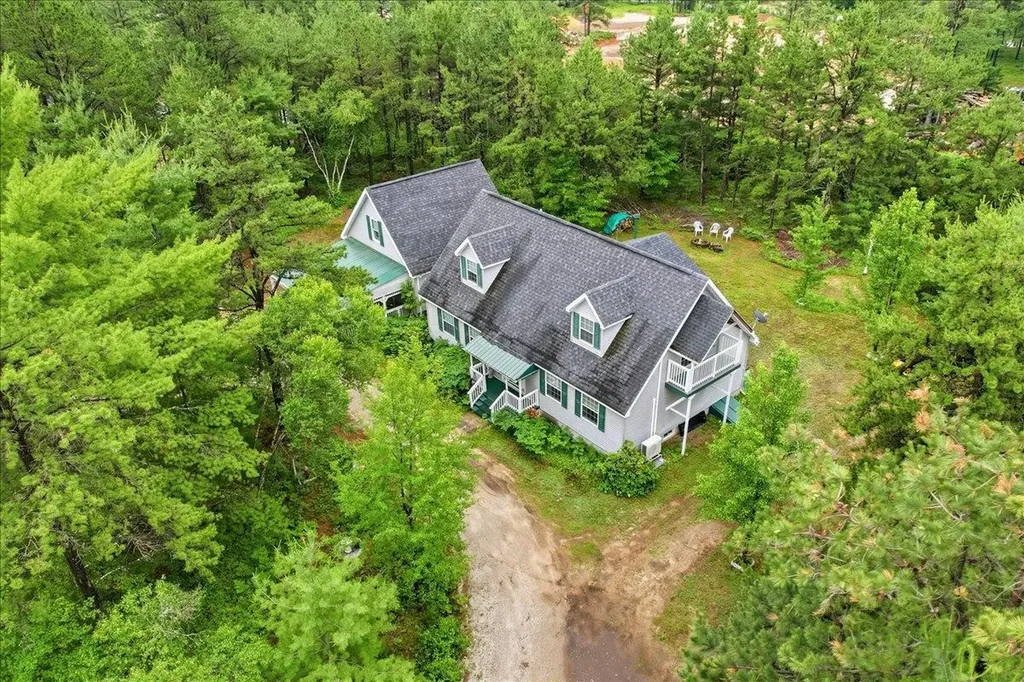 548 Silver Pine Lane Tamworth NH 03886