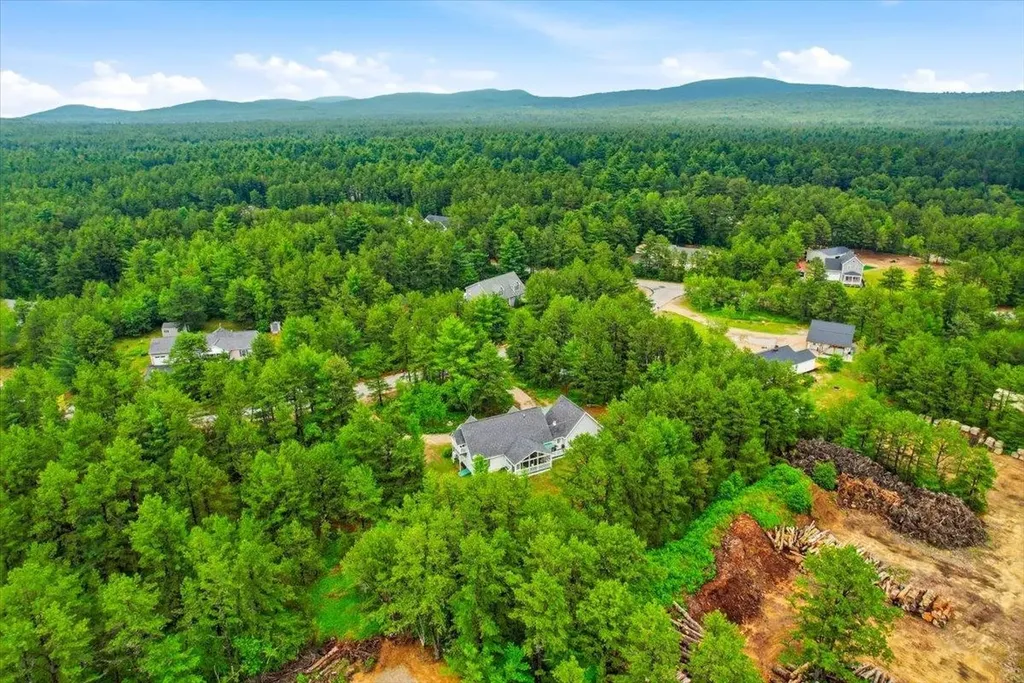 548 Silver Pine Lane Tamworth NH 03886