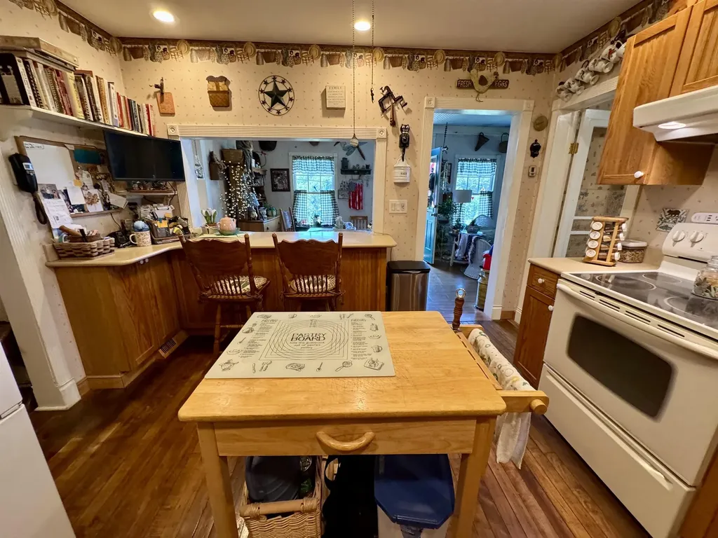 1098 Creamery Road Ryegate VT 05069