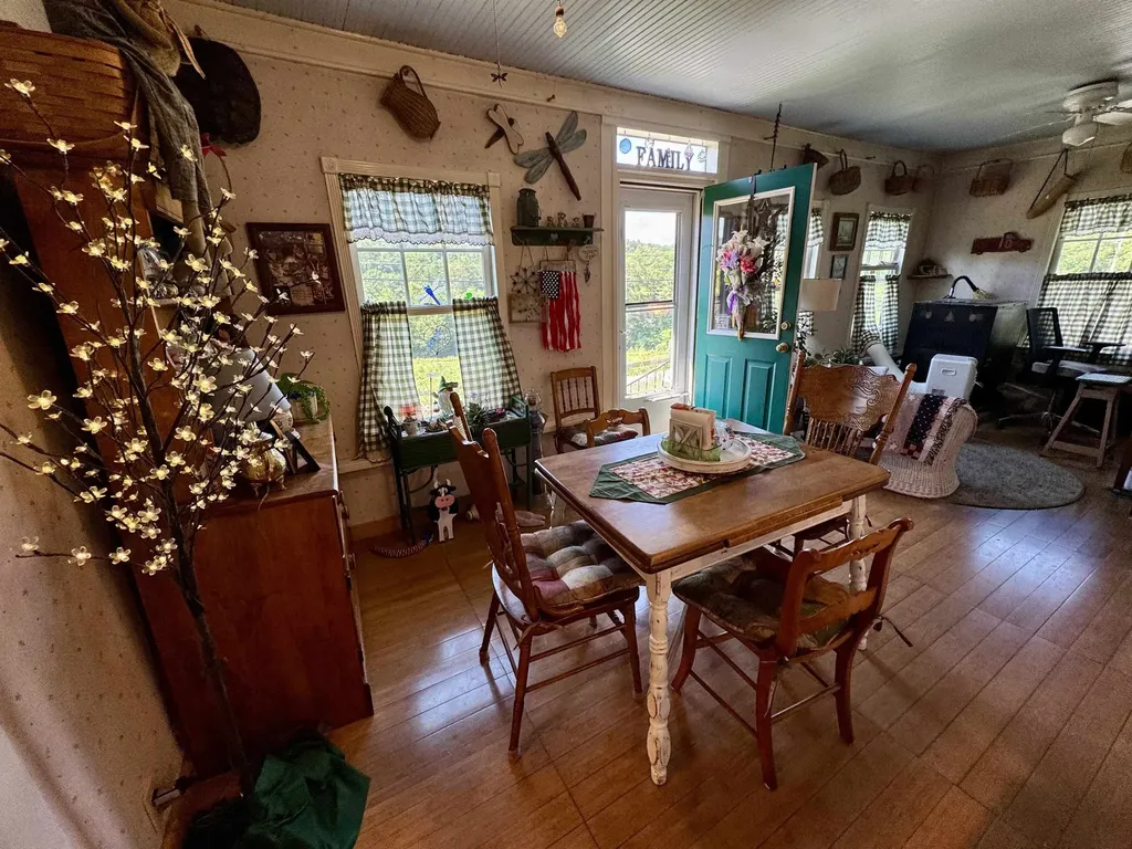 1098 Creamery Road Ryegate VT 05069