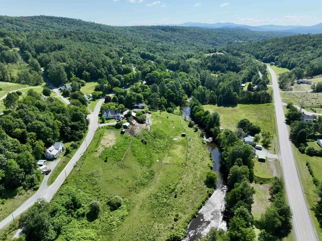 1098 Creamery Road Ryegate VT 05069