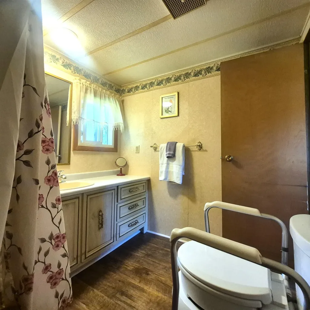 11 Angela Place Claremont NH 03743
