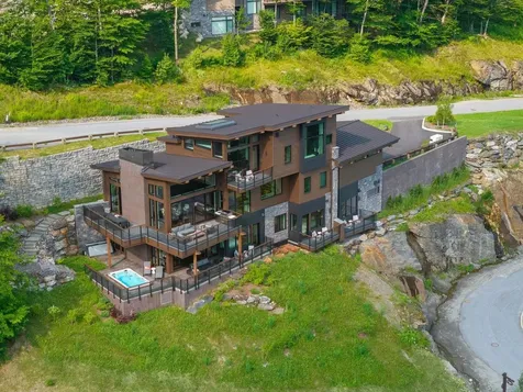 101 Switchback Lane Stowe VT 05672