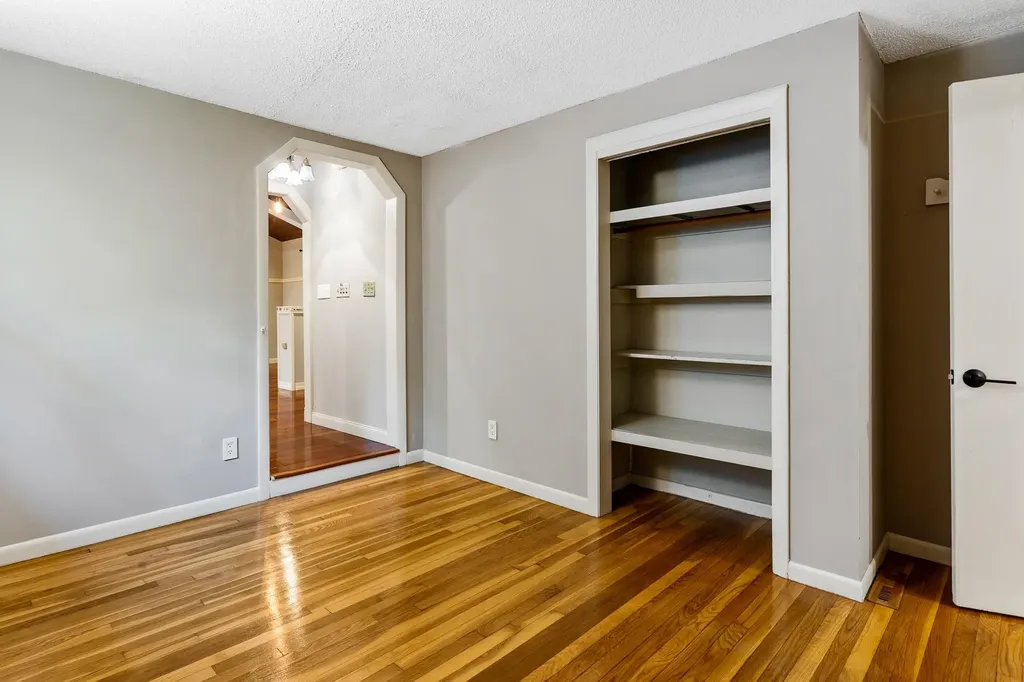 10 Appaloosa Avenue Pelham NH 03076