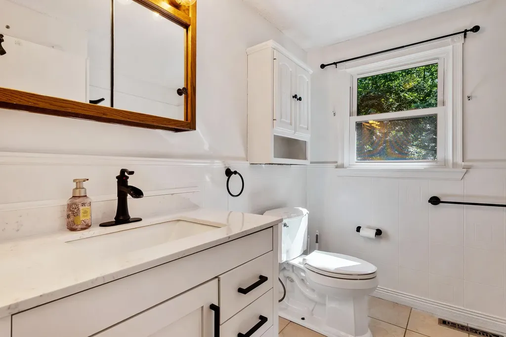 10 Appaloosa Avenue Pelham NH 03076