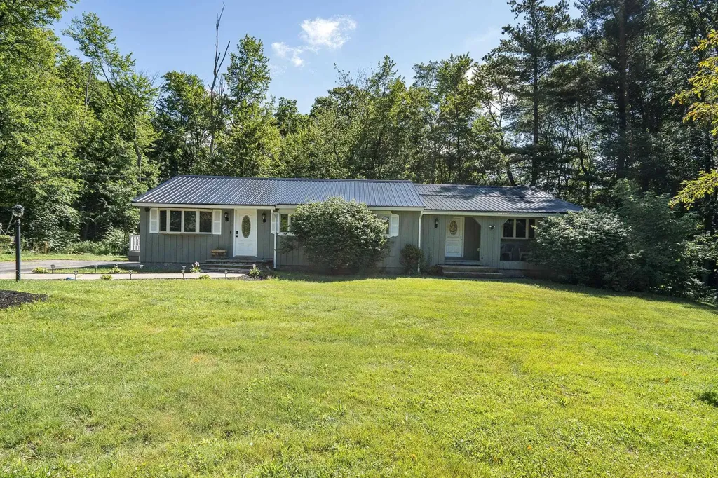 10 Appaloosa Avenue Pelham NH 03076