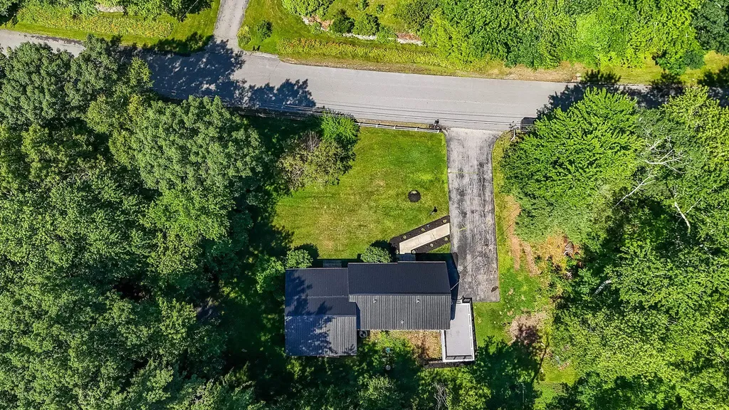 10 Appaloosa Avenue Pelham NH 03076
