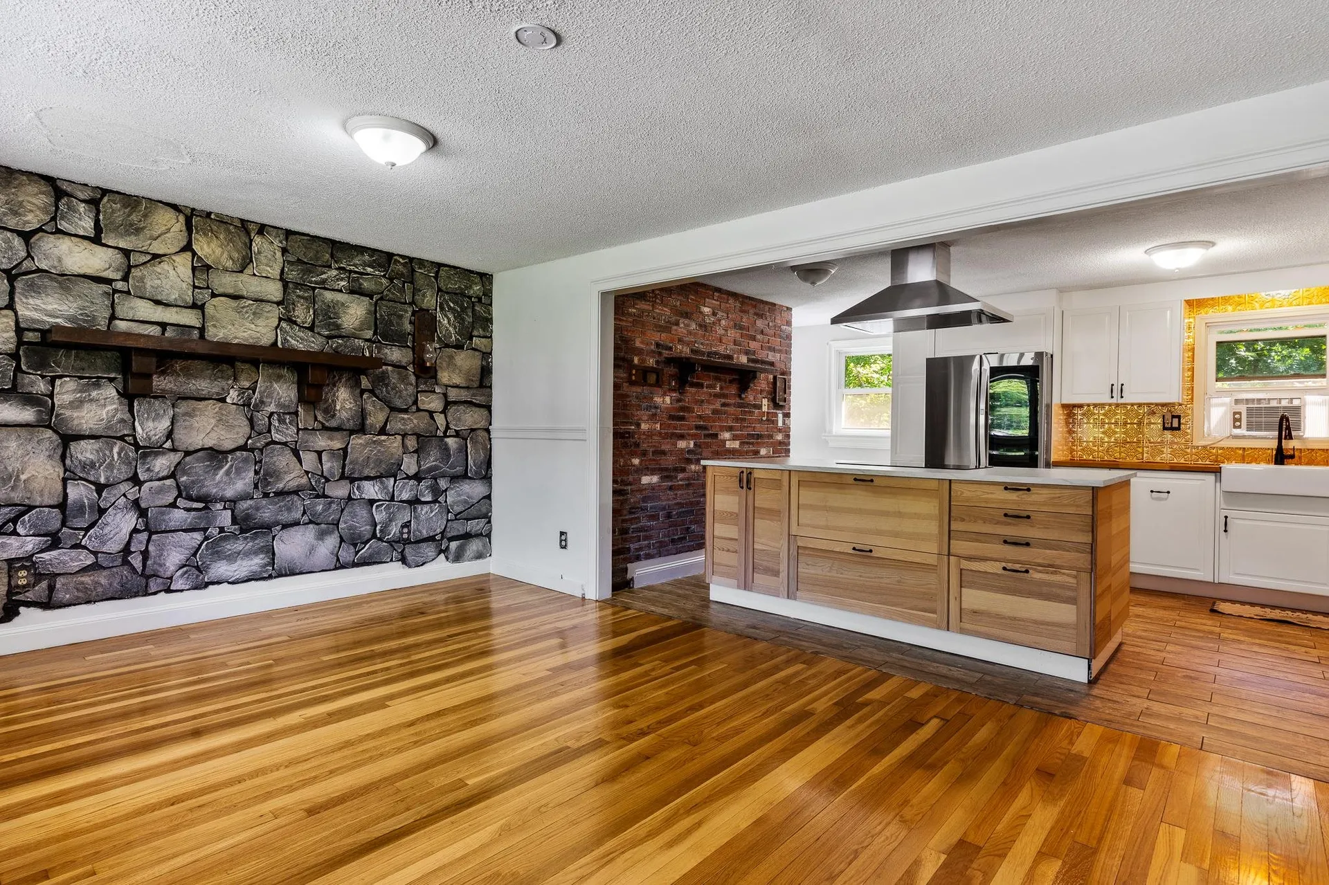 10 Appaloosa Avenue Pelham NH 03076