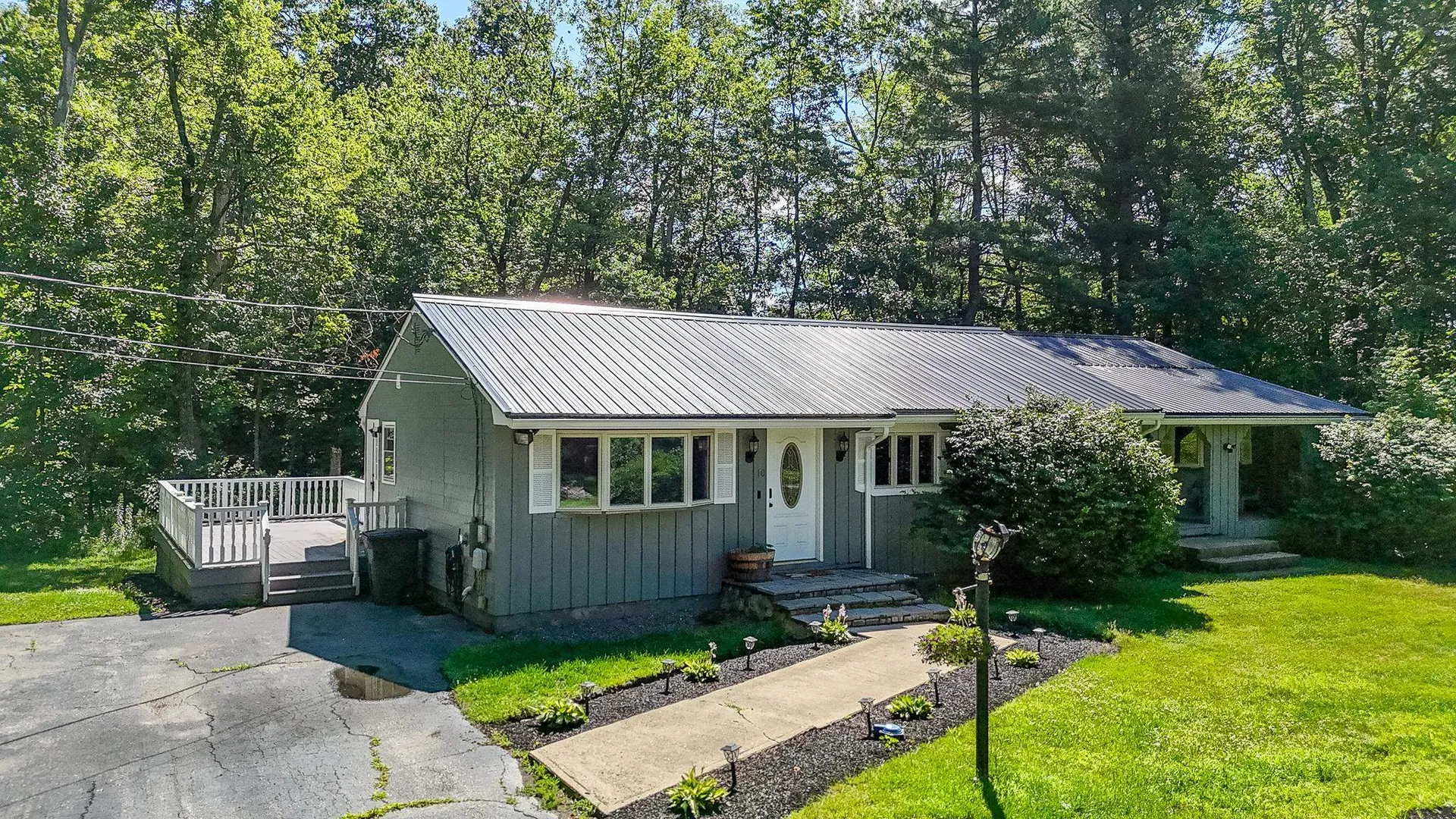 10 Appaloosa Avenue Pelham NH 03076