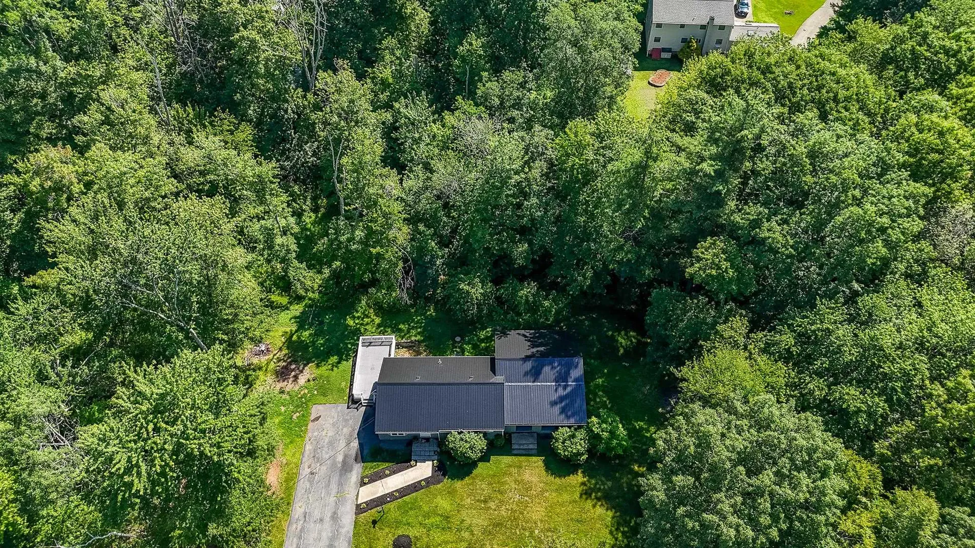 10 Appaloosa Avenue Pelham NH 03076