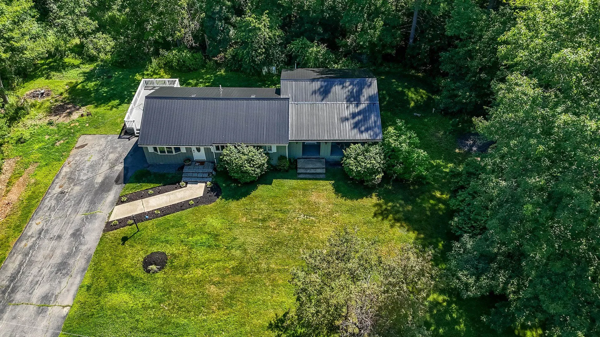 10 Appaloosa Avenue Pelham NH 03076