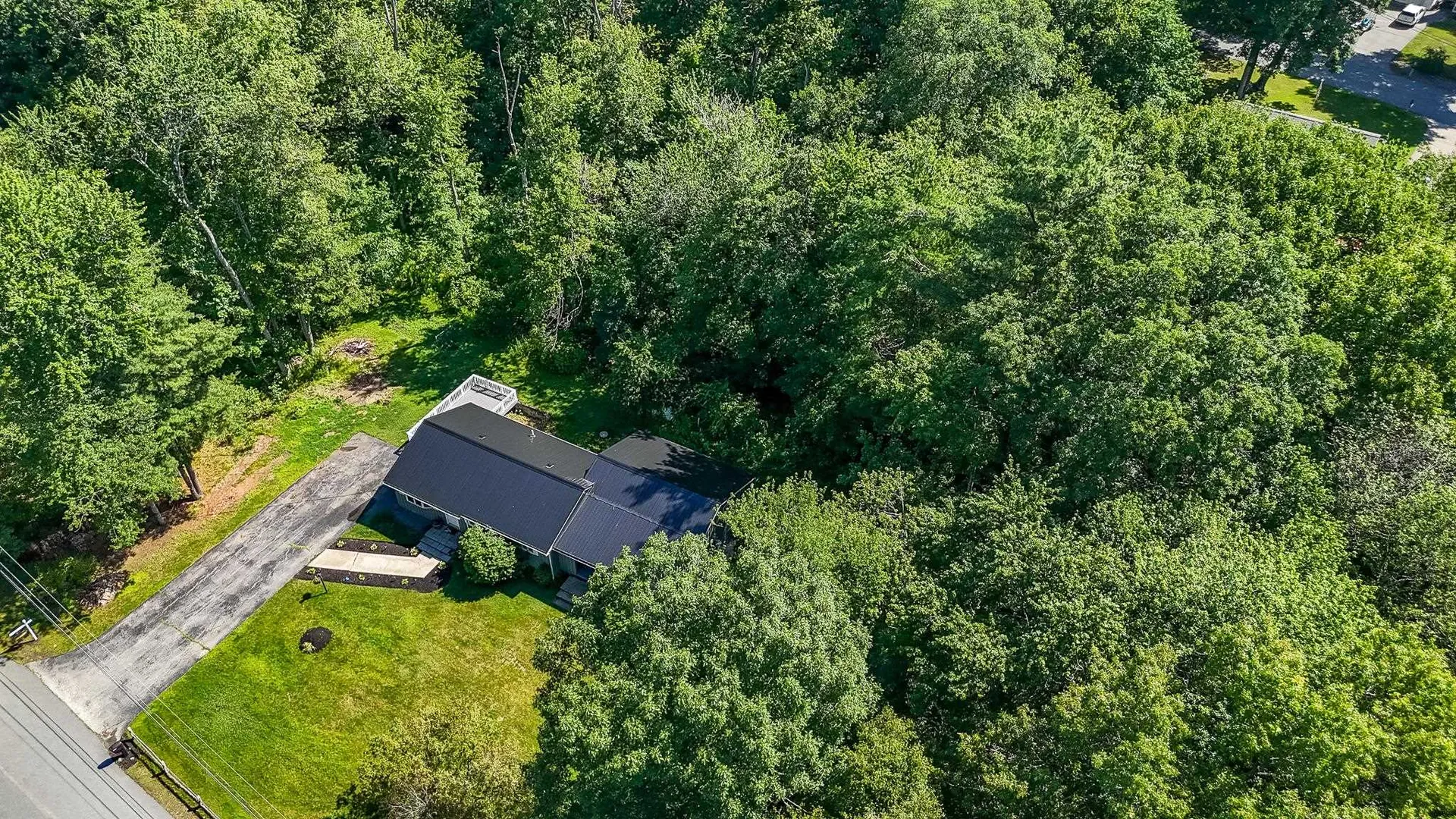 10 Appaloosa Avenue Pelham NH 03076