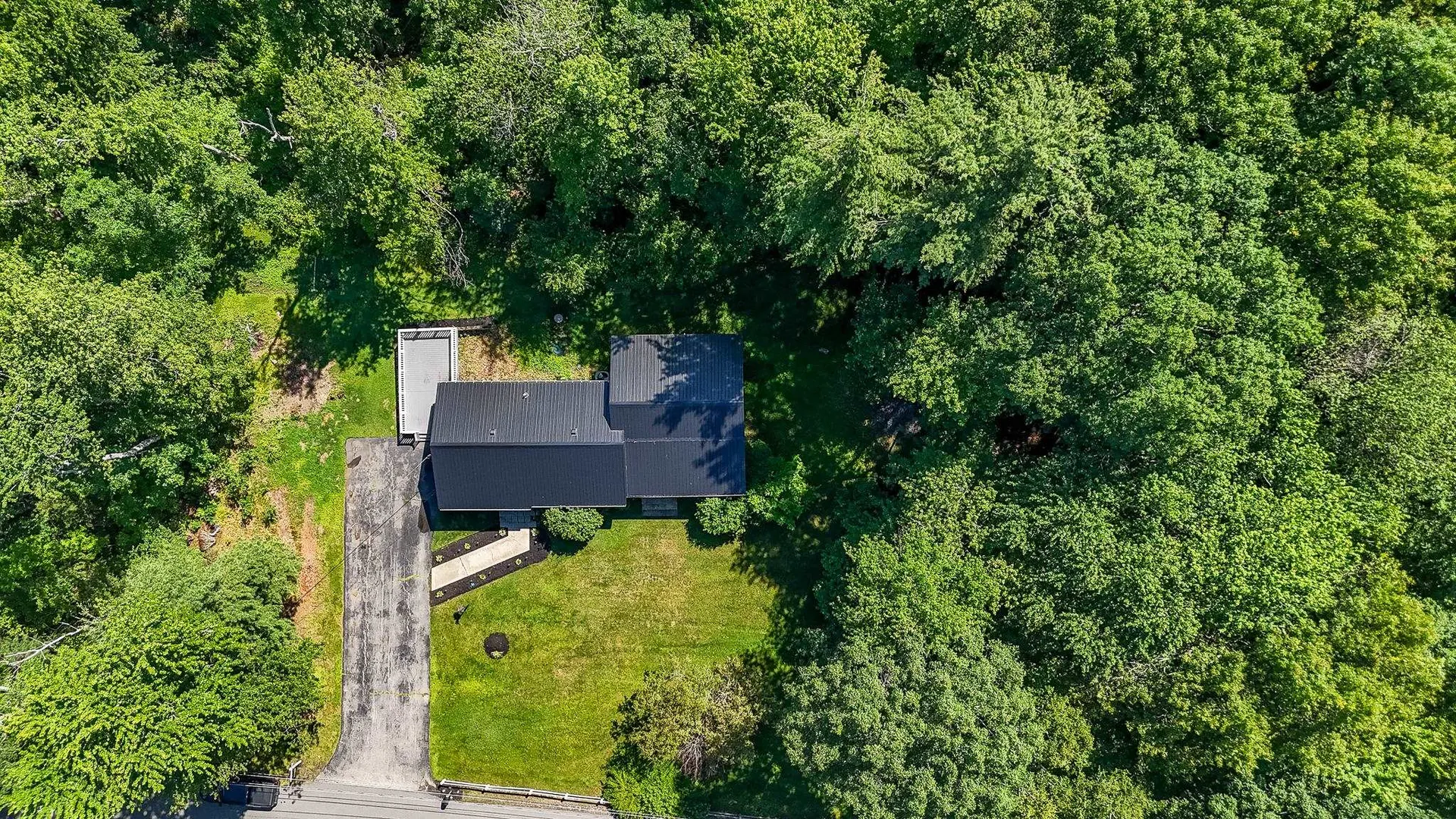 10 Appaloosa Avenue Pelham NH 03076
