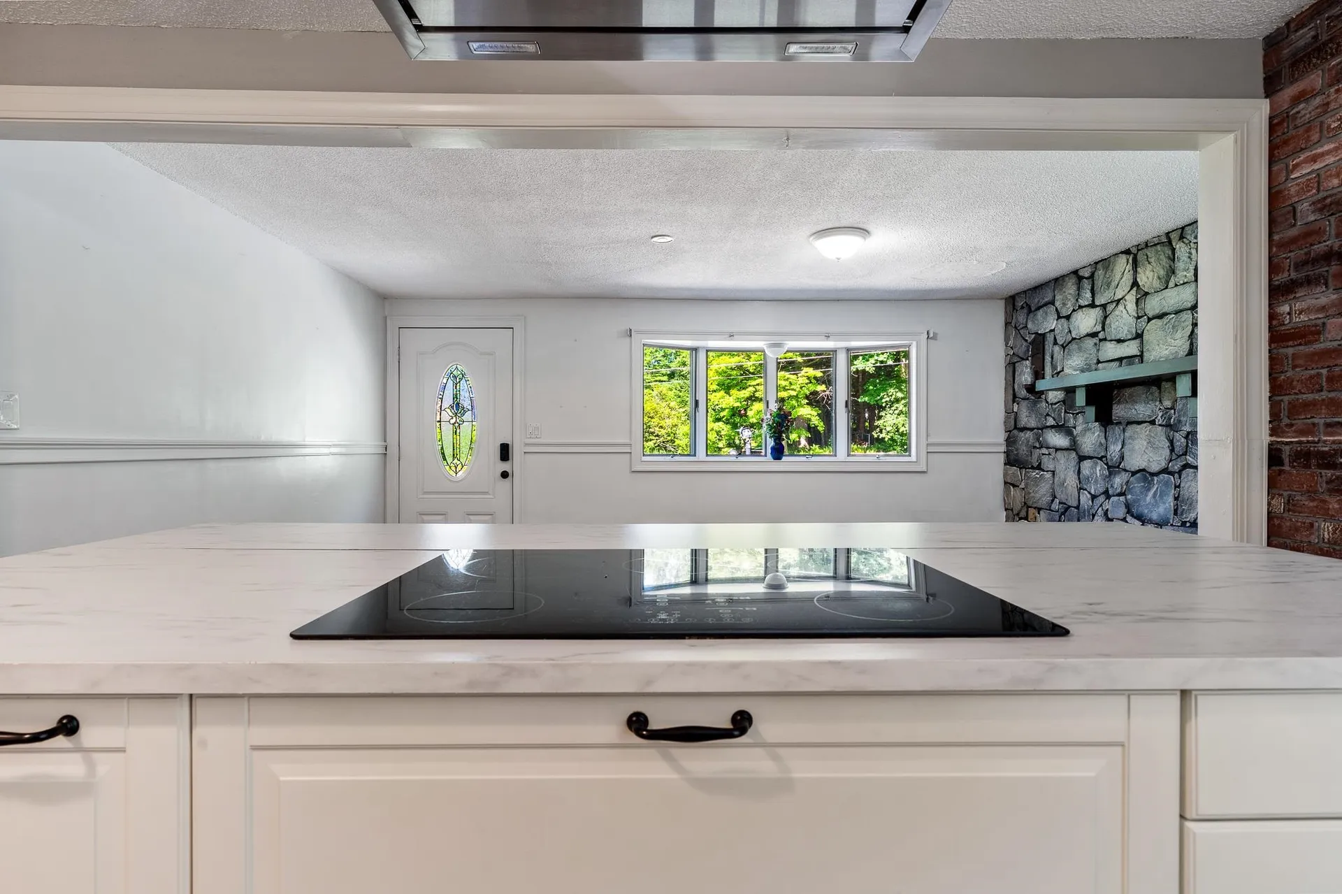 10 Appaloosa Avenue Pelham NH 03076