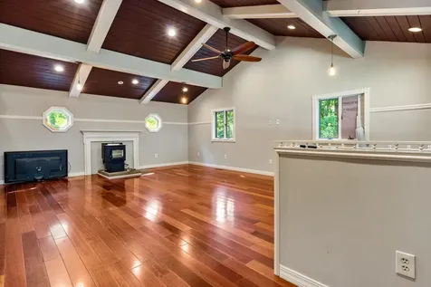 10 Appaloosa Avenue Pelham NH 03076