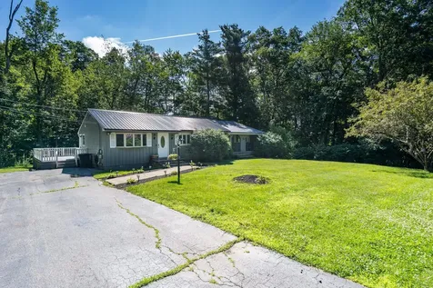 10 Appaloosa Avenue Pelham NH 03076
