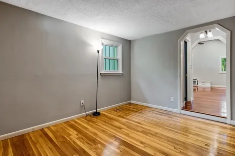 10 Appaloosa Avenue Pelham NH 03076