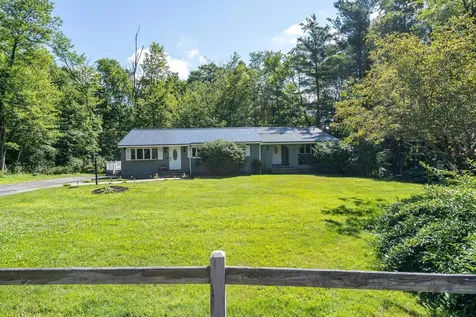 10 Appaloosa Avenue Pelham NH 03076