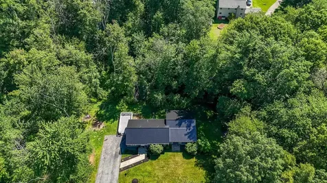 10 Appaloosa Avenue Pelham NH 03076