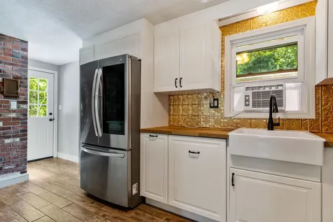 10 Appaloosa Avenue Pelham NH 03076