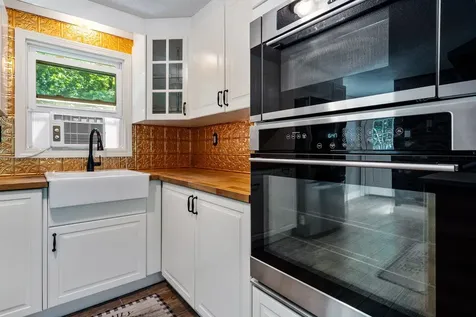10 Appaloosa Avenue Pelham NH 03076