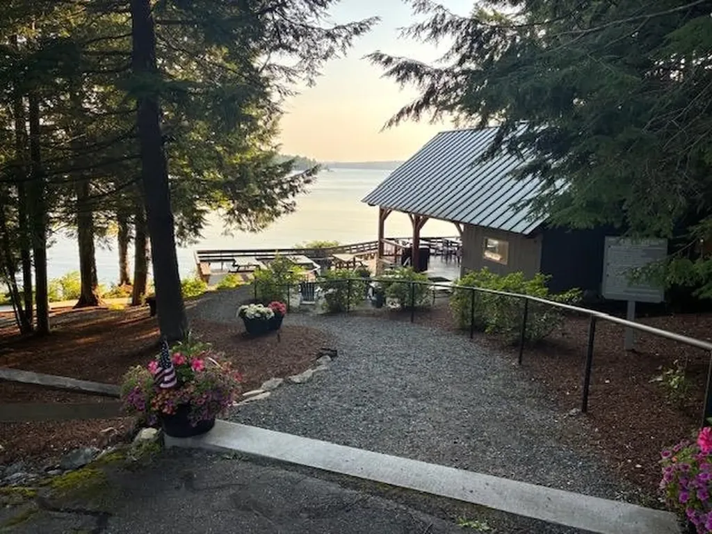 52 Upper Bay Road Sunapee NH 03782