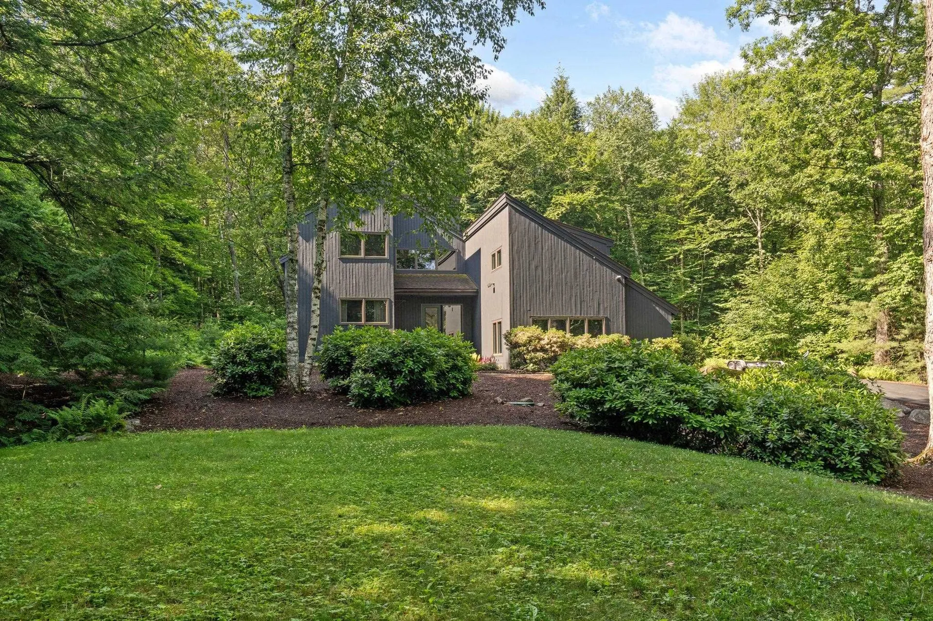 52 Upper Bay Road Sunapee NH 03782