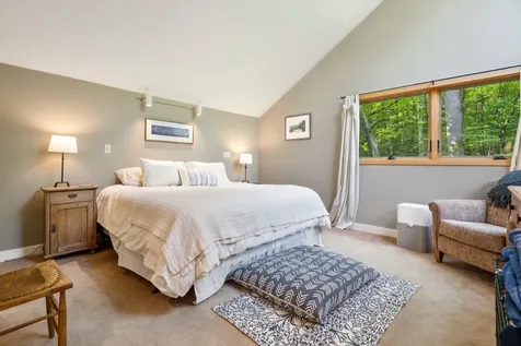 52 Upper Bay Road Sunapee NH 03782