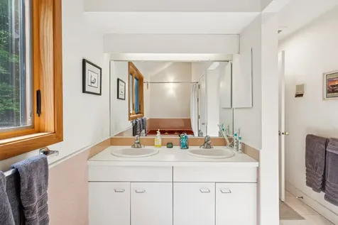 52 Upper Bay Road Sunapee NH 03782