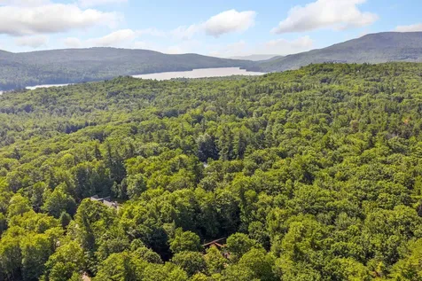 52 Upper Bay Road Sunapee NH 03782