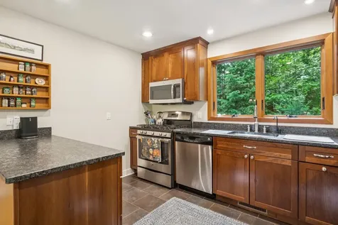 52 Upper Bay Road Sunapee NH 03782
