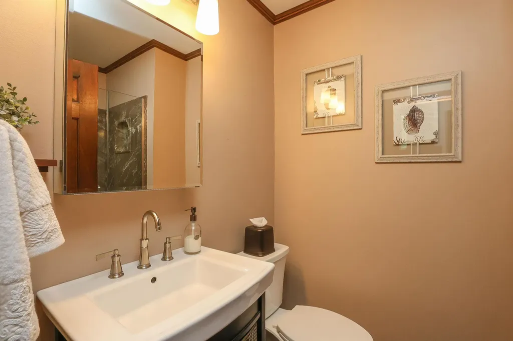 1327 Beech Street Manchester NH 03104