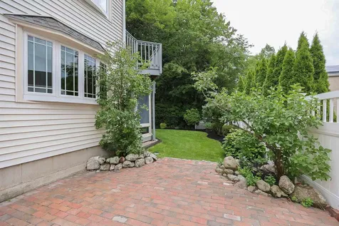 1327 Beech Street Manchester NH 03104