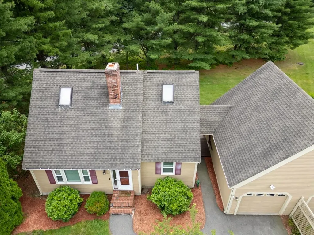 246 Winding Pond Road Londonderry NH 03053