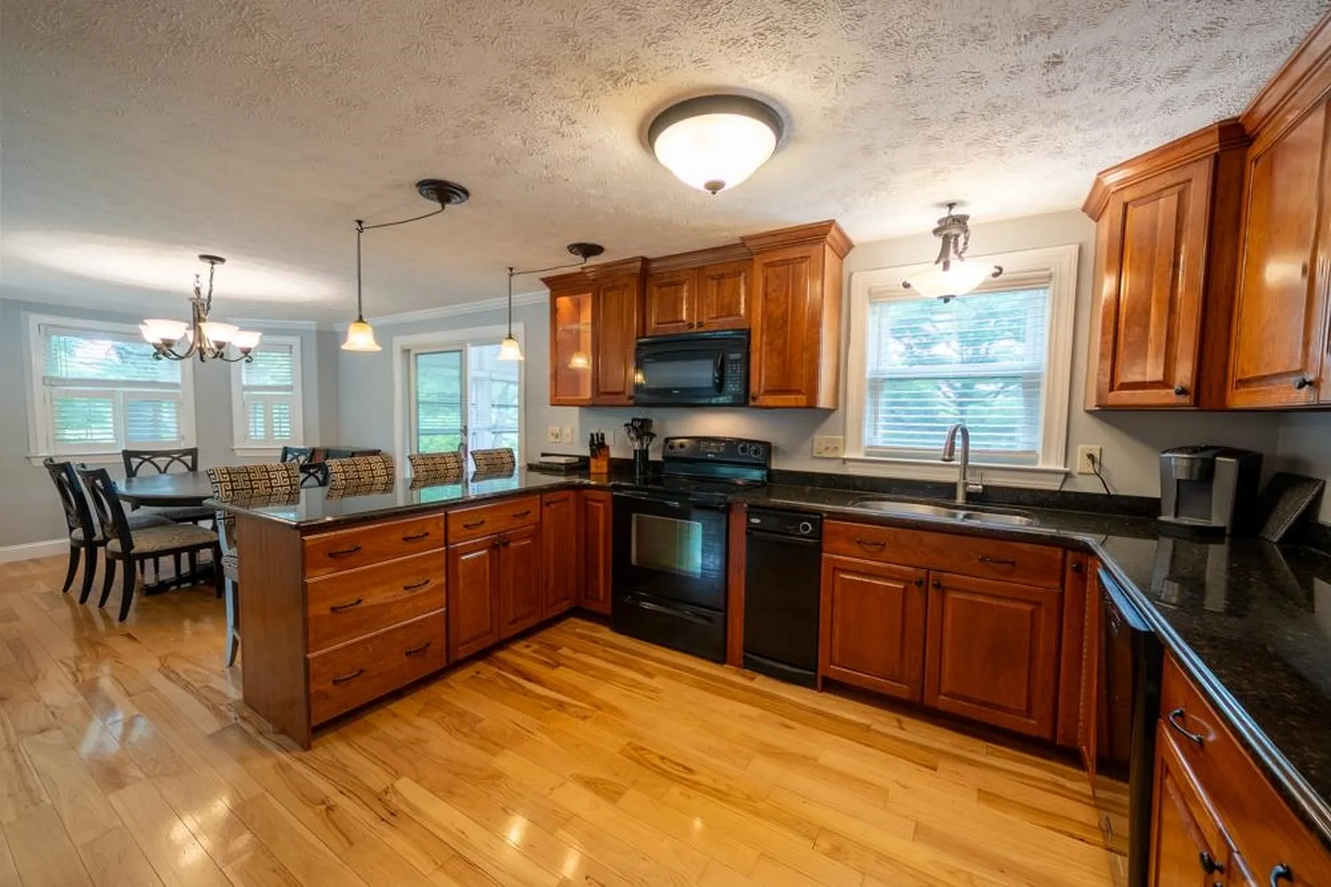 246 Winding Pond Road Londonderry NH 03053
