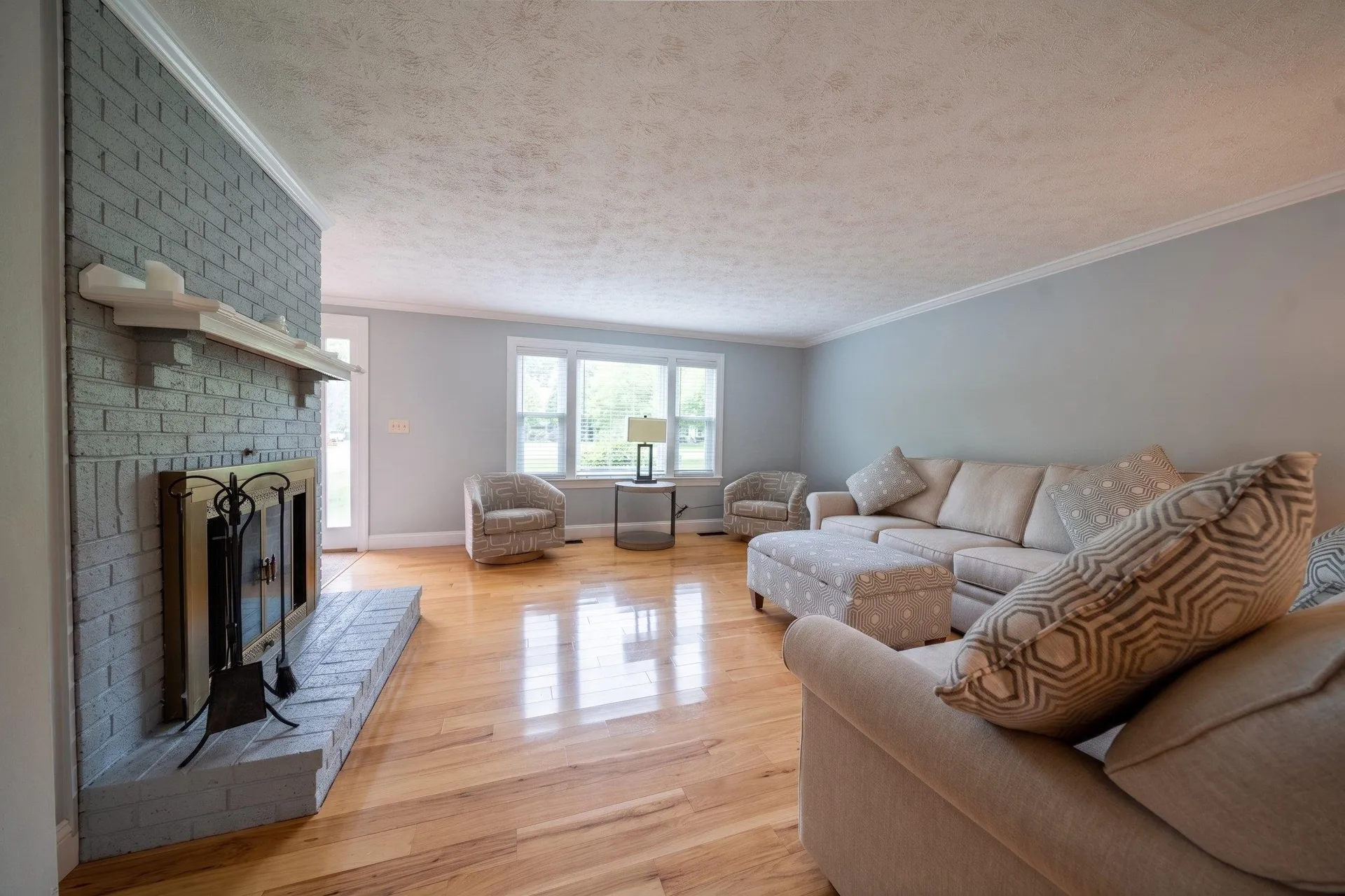 246 Winding Pond Road Londonderry NH 03053