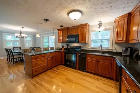 246 Winding Pond Road Londonderry NH 03053