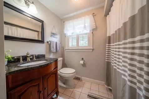 246 Winding Pond Road Londonderry NH 03053