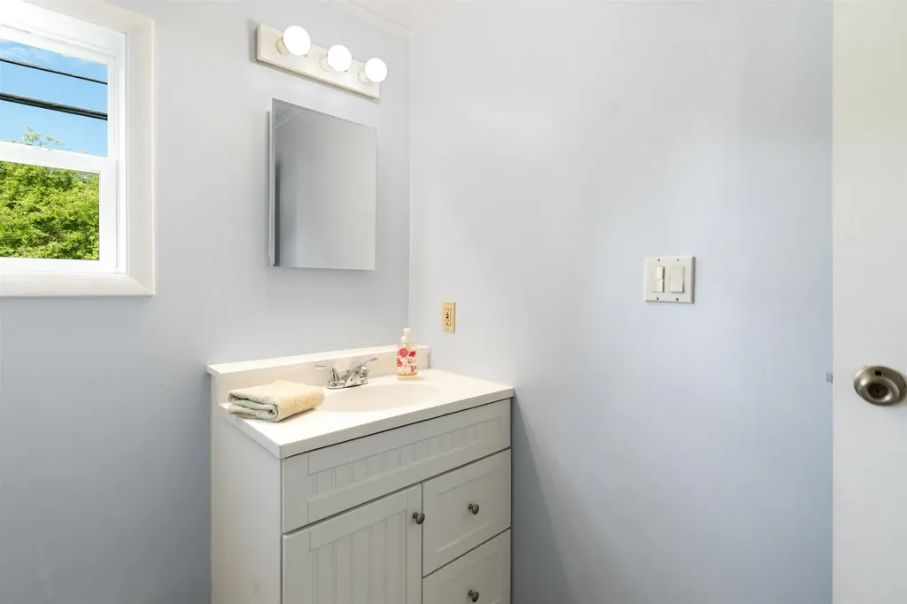 235 Shelburnewood Drive Shelburne VT 05482