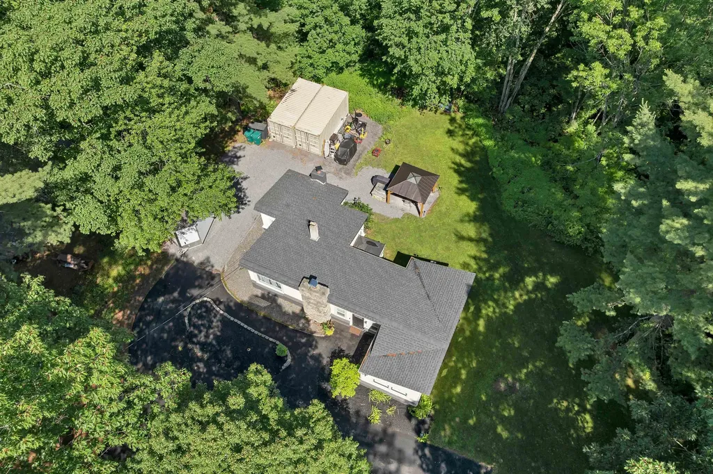 31 Ministerial Road Windham NH 03087-1921