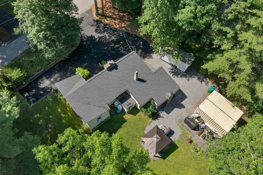 31 Ministerial Road Windham NH 03087-1921